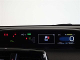 視点移動が少ないセンターメーター、ロングドライブも疲れません。