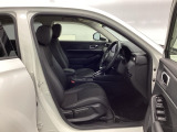 シートはフィット性も良く、楽な運転姿勢を保てます。