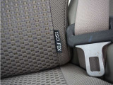 ◆ISOFIX◆シートベルトいらずでチャイルドシートと固定金具を連結するだけでがっちり固定できます。
