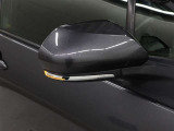 サイドターンランプ付きドアミラー。車両のドレスアップと右左折時の被視認性を兼ね備えたお洒落なミラーです。