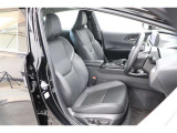 ■車内クリーニング■専門スタッフが見えないところまで徹底洗浄!車内のニオイもリフレッシュ!目に見えないところまで美しくがモットーです。だから、当店の中古車は内装にも自信があります!