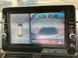 『上から丸見え』のアラウンドビューモニター搭載!車を上から見下ろした状態がナビ画面に映し出されるので、前後・左右の障害物を確認でき、安心・安全です♪一度使用すると、手放せなくなる装備です!
