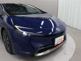 プリクラッシュセーフティに交差点右折時の対向直進車、ならびに右左折時の対向方向から横断してきた歩行者・自転車運転者も検知可能にした「Toyota Safety Sense」を装備しています。