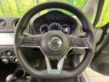 インテリアに合わせたデザインのステアリングは、運転される方のことも考え、運転しやすい形状、大きさです。是非一度、実際に触ってお確かめください。