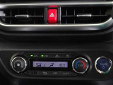 車内を快適に、オートエアコンを装備しています。