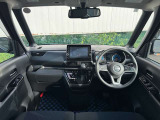 視界広々で運転しやすいインパネ
