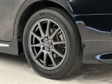 タイヤサイズは215/55R17!純正アルミホイール!残り溝は7ミリ程度です!