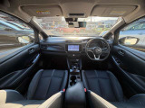フロントガラスが大きいので、視界が広く感じられます!安心して運転することができますね!