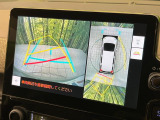 【パノラミックビューモニター】専用のカメラにより、上から見下ろしたような視点で360度クルマの周囲を確認することができます☆死角部分も確認しやすく、狭い場所での切り返しや駐車もスムーズに行えます。