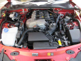 ロードスターのために専用設計されたSKYACTIV-G 1.5Lエンジン搭載。全てを「使い切る」ことを前提として開発されたエンジンです。クイックな反応とやる気にさせてくれるサウンドをご体感ください。