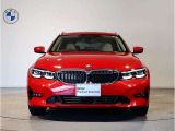 【キドニーグリル】BMWは約90年もの間、ほぼ全ての車両にひと目でBMWだと分かるこの特徴的なフロントグリルが備えられ、デザイン・アイコンとして親しまれてきました。