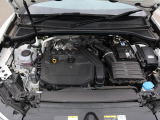 排気量を小さくし燃費とパワーを両立する高効率直噴ターボエンジン。燃料一滴一滴をパワーへと昇華させるAudi独自のFSI(直噴システム)により、燃料を無駄なく燃焼。