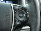 ◆アダプティブクルーズコントロール◆予め設定した車速内でクルマが自動的に加減速。前走車との適切な車間距離を維持しながら追従走行します。【LKAS】車線維持支援システムでステアリング操作を支援。