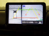 バックモニター付なので後退時に後方が見えるので安心。 車は構造上、死角がたくさんなので万が一を考えると必須ですね。 あくまで補助の為の装備、バックは目視で確認する事が重要ですよ。