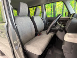 運転席シート廻りは使用感も少なく、良好な状態となっています。丁寧に使われていたことがよくわかりますね。
