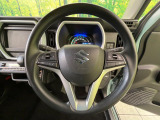 インテリアに合わせたデザインのステアリングは、運転される方のことも考え、運転しやすい形状、大きさです。是非一度、実際に触ってお確かめください。