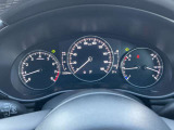 メーター内には、外気温・平均車速・平均燃費・瞬間燃費・走行可能距離のECO情報が表示できる機能があります!