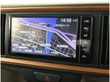 純正ナビを装備。タッチパネル式で使いやすく、お出かけもラクラクです。
