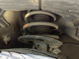 お車を安心してお乗りいただく為には、足回りの定期点検が欠かせません。サービスサポート(有償保証)では無料点検もご提供しており、安心のカーライフをお過ごしいただけるサポート体制が整っています。