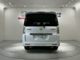 当社の車両には『安心して車選びをしていただくために』お支払い総額を表示しております。税金、自賠責保険料、登録費用、リサイクル料金が含まれており、県内登録及び届出で店頭納車の場合になります。