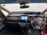 見通しの良い運転席回りとなっておりますので安心して運転をして頂けます!窓が大きいので明るく開放的な室内です