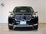 【キドニーグリル】BMWは約90年もの間、ほぼ全ての車両にひと目でBMWだと分かるこの特徴的なフロントグリルが備えられ、デザイン・アイコンとして親しまれてきました。