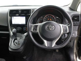 運転席廻りです。