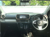 見通しのよいすっきりとした視界で、誰でも運転しやすいです。運転のしやすさは疲れにくさにも繋がりますよ♪