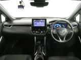シンプルで見やすいデザイン、運転に集中できる快適な空間です。