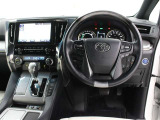 運転席廻りです。