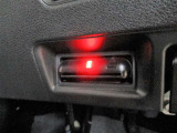 ■高速道路の料金所もノンストレスでスムーズに通過できるETC。スマートなビルトインタイプ!
