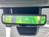 【デジタルインナーミラー】後席の大きな荷物や同乗者で後方が確認しづらい時でも安心!カメラが撮影した車両後方の映像をルームミラー内に表示。クリアな視界で状況の確認が可能です!