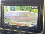 【バックカメラ】駐車時に後方がリアルタイム映像で確認できます。大型商業施設や立体駐車場での駐車時や、夜間のバック時に大活躍!運転スキルに関わらず、今や必須となった装備のひとつです!