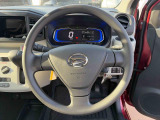 痛みの出やすい運転席シートの角、フロアマット、座面、ともに良好です