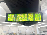 【インテリジェントルームミラー】後席の大きな荷物や同乗者で後方が確認しづらい時でも安心!カメラが撮影した車両後方の映像をルームミラー内に表示。クリアな視界で状況の確認が可能です!