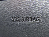 運転席側にSRS二-エアバックシステムを採用 万一の際の安全性を高めました