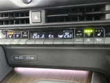運転席・助手席は、ヒーター&ベンチレーション付シートです。暑い時期も寒い冬も快適に過ごせるうれしい装備です。