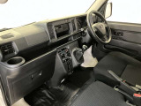 分かりやすく操作しやすい運転席まわりです☆