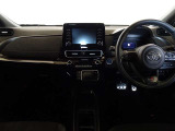 【メーター廻り】シンプルで飽きないデザイン、運転中も視界の邪魔にならない構造になっているので運転に支障もありません♪
