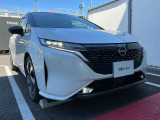 LEDヘッドライトはハロゲンランプの約2倍の光量で明るく遠くを照らし、夜間走行時の視認性を高めます。さらに長寿命や省電力、スタイリッシュな印象も際立たせます。