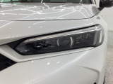 LEDヘッドライトは、点灯の瞬間から最大光量を発揮し、突然暗くなるトンネルなどでの安定感を高めます。