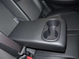 広々とした車内空間に優れた燃費性能。更にデザインも上質で人気のお車です!