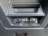 ETC車載器搭載です。スマートICも増えてきており、必須装備といって良い便利装備です