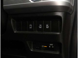 電動のスライドドアで楽々スムース!運転席からも開閉の操作もできます♪キーのスイッチひとつで自動開閉できる便利な機能もついてます♪
