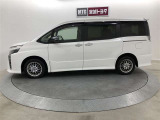 トヨタ自慢の&ldquo;まるまるクリン&rdquo;を施工済!ボディーはもちろん、タイヤ・ホイールまで、ピッカピカ☆♪比べてください、自信があります!)