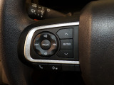 【ステアリングリモコン】ステアリングにオーディオ調節可能なスイッチが装備されていますので運転中でも視線をそらさずにオーディオの調節が可能です!