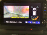 バックでの車庫入れも安心です! リアカメラが付いているバックモニター付のナビを装備しております。バンパーについているソナーや、操作線もついており距離感も画面から確認できます。