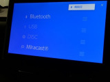 【Bluetooth機能付き】・・・ハンズフリー機能とスマートフォンにインストール済の音楽を聴くことができます。