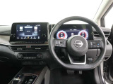 見通しのよいすっきりとした視界で、誰でも運転しやすいです。運転のしやすさは疲れにくさにも繋がりますよ♪