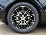 21インチ RS Spyder デザイン ホイール(ホイールアーチエクステンション:エクステリアカラー塗装)